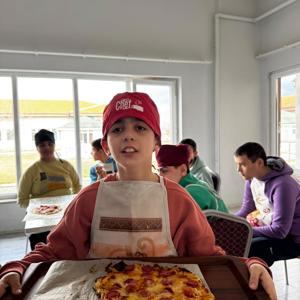 Afyonkarahisar Engelsiz Yaşam Bakım, Rehabilitasyon Merkezinde Pizza Yapım Etkinliği  - fotoğraf 8