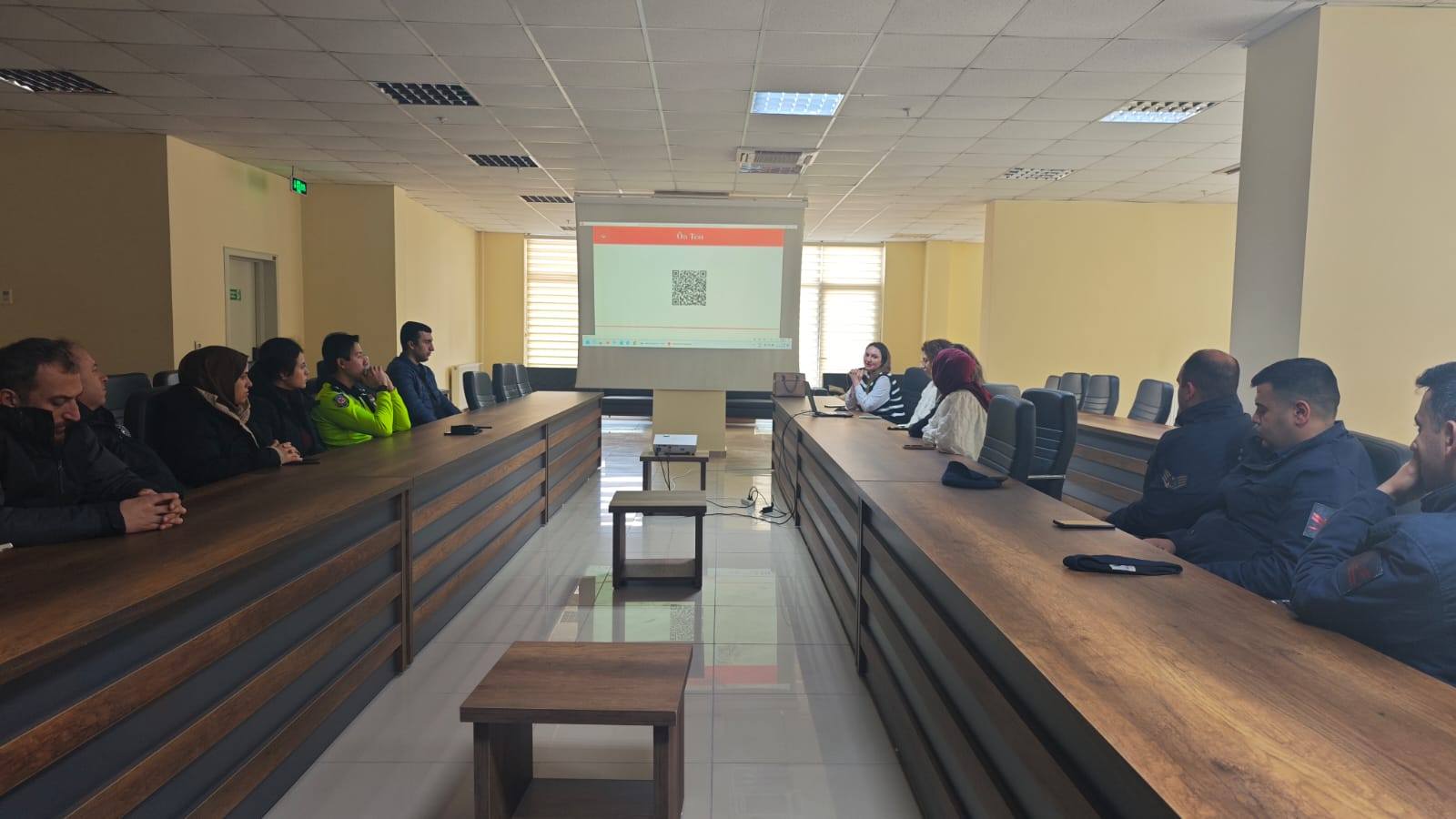 Demirci’de 6284 Sayılı Kanun Kapsamında Bilgilendirme Eğitimi Düzenlendi