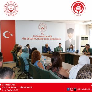 Bakanlığımız Çocuk Hizmetleri Genel Müdürlüğünden gelen Şube Müdürü Sayın Deniz YILMAZ başkanlığında, eğiticilerimizin sunumlarıyla çocuk alanında görev yapan meslek elemanlarımıza yönelik Yerinde Personel Eğitimi ve Rehberlik Çalışmaları sonrasında toplantı gerçekleştirilmiştir. - fotoğraf 2