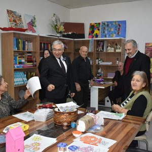 Berat Kandili vesilesiyle İl Müdürümüz Faruk Uysal, Yenişehir Huzurevinde kalan kıymetli büyüklerimizle bir araya geldi - fotoğraf 1