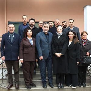 Aydın Büyükşehir Belediye Başkanımız Sn. Özlem Çerçioğlu, Adalet ve Kalkınma Partisi yönetim kurulu üyeleri ile birlikte Aydın Huzurevi ve Rehabilitasyon Merkezi hizmet binası alanında incelemelerde bulunuldu. - fotoğraf 7