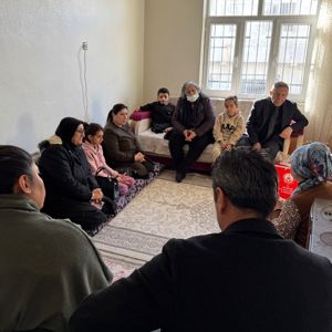 İl Müdürümüz Sayın Aydın Polat, ebeveyn kaybı yaşamış çocuklarımızın psiko-sosyal iyilik hallerini desteklemek amacıyla ailelerine yönelik hane ziyaretleri gerçekleştirmiştir. - fotoğraf 5