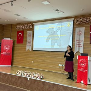 Klinik Psikolog Şeniz PAMUK tarafından “Ebeveyn Kaybı Yaşamış Çocuklarla Çalışma” konulu eğitim gerçekleştirilmiştir. - fotoğraf 4
