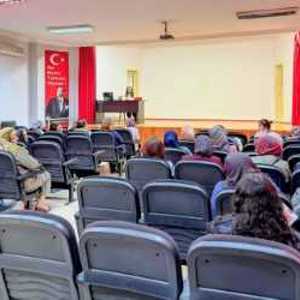 Koruyucu Aile Hizmeti Bulancak Halk Eğitim Merkezi Kursiyerlerine Tanıtıldı. - fotoğraf 1