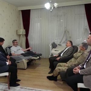 Gazilerimiz ve Şehitlerimizin Aziz Emanetleri Baş Tacımızdır - fotoğraf 3