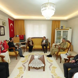 Gazilerimiz ve Şehitlerimizin Aziz Emanetleri Baş Tacımızdır - fotoğraf 5