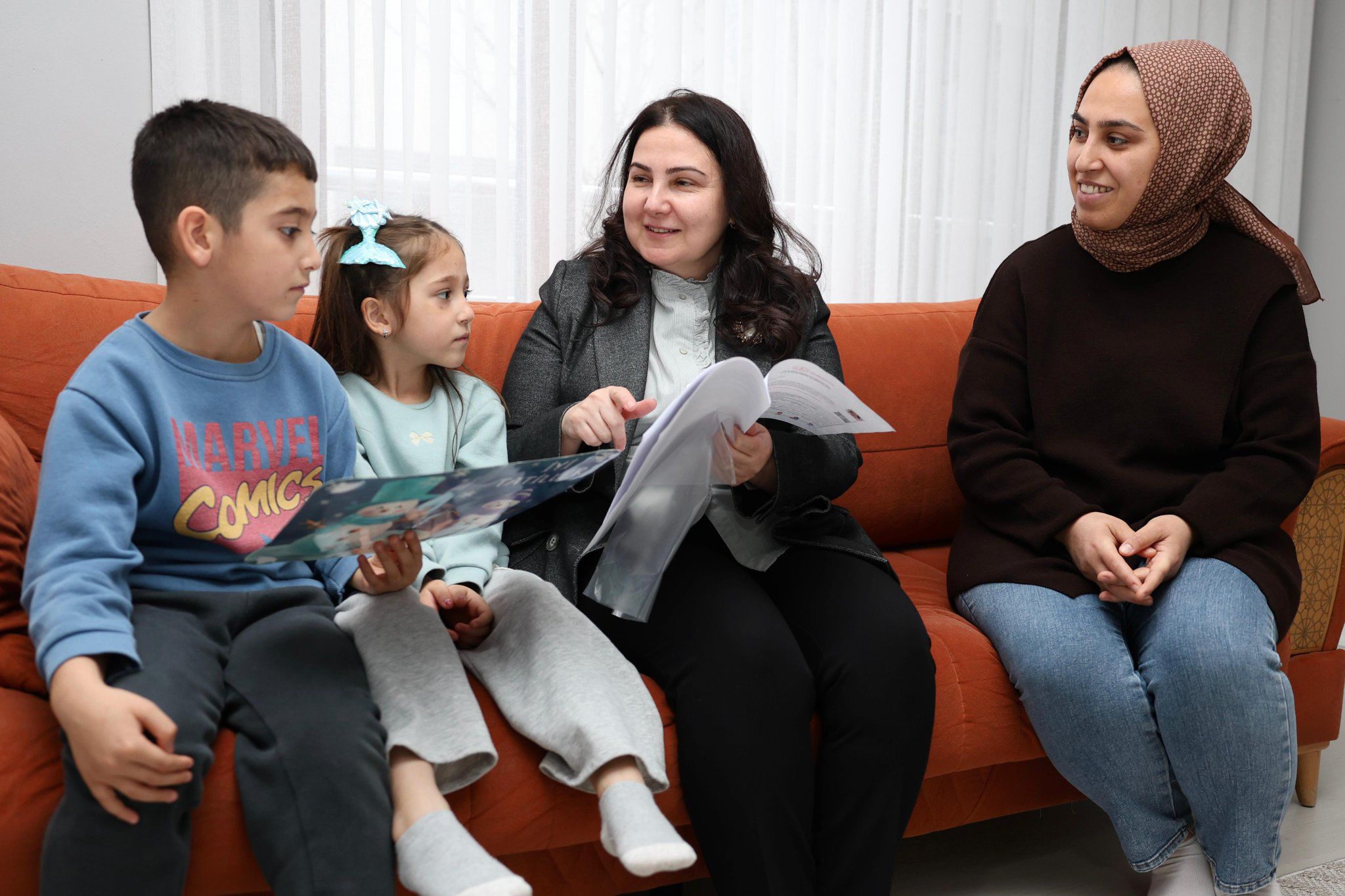 Valimiz Sayın Mehmet Makas’ın Eşi Elif Makas Hanımefendi’den Aile Ziyareti.