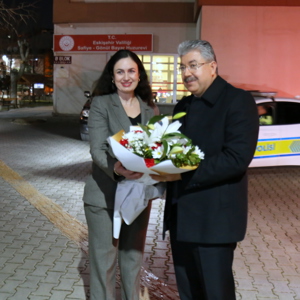 Sayın Valimiz Dr. Erdinç Yılmaz, Safiye Gönül Bayar Huzurevi Sakinleriyle Bir Araya Geldi - fotoğraf 1