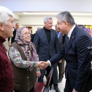 Sayın Valimiz Dr. Erdinç Yılmaz, Safiye Gönül Bayar Huzurevi Sakinleriyle Bir Araya Geldi - fotoğraf 5