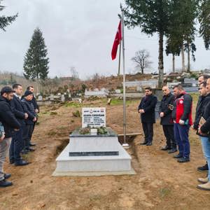 Şehidimiz İkmal Er Semih ERDOĞAN Kabri Başında Rahmet ve Minnetle Anıldı. - fotoğraf 1