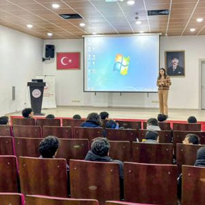 Çocuklarımıza Teknoloji Bağımlılığı ve Dijital Mahremiyet Eğitimi Verildi. - fotoğraf 1
