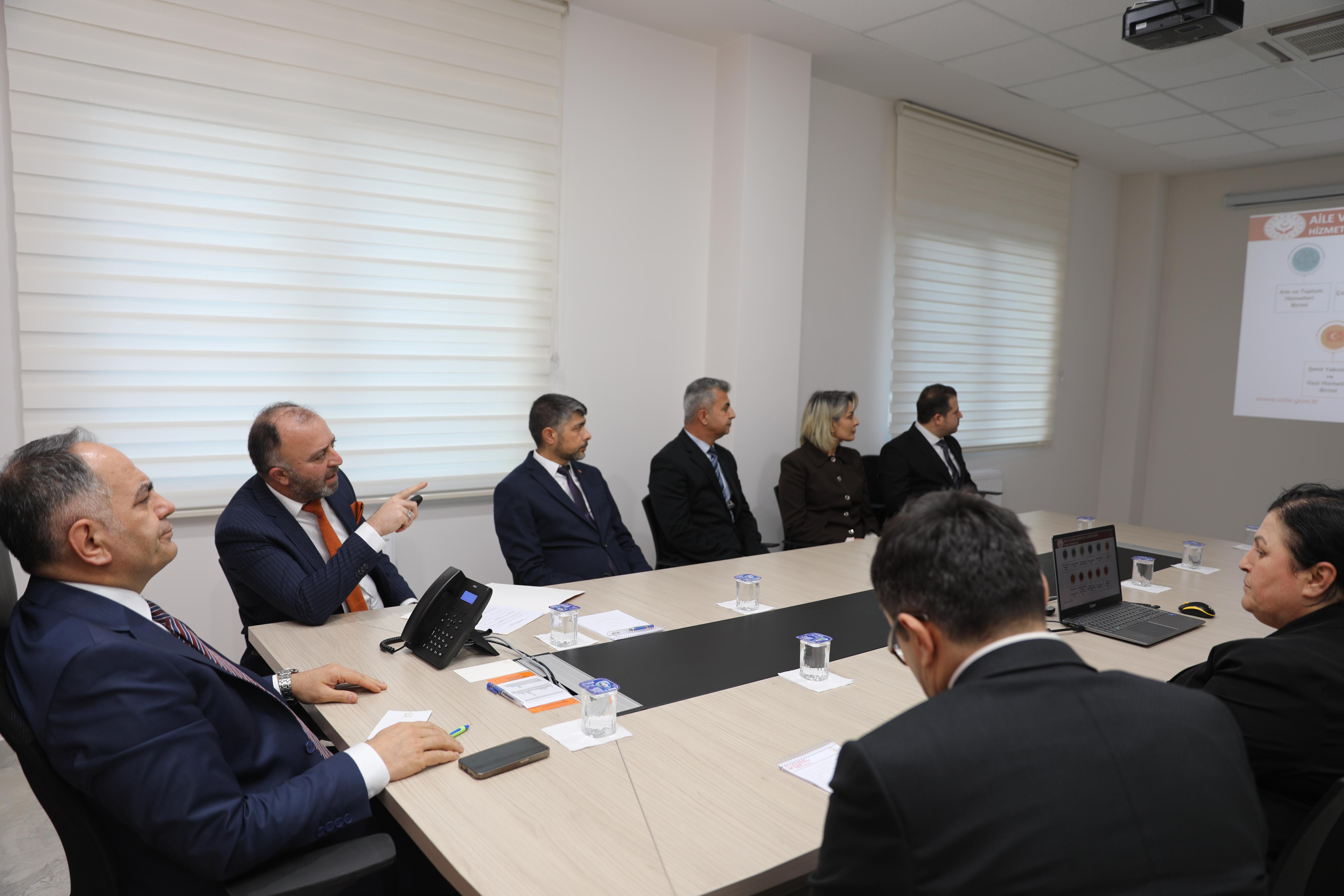 Valimiz Sn. Hüseyin ÇAKIRTAŞ'dan İl Müdürlüğümüze Ziyaret 