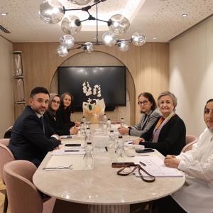 İl Müdürümüz Sn. Ömer TURAN, TOGEM-DER Yönetim Kurulu Başkanı Sn. Av. Mihrimah Belma SEKMEN’i Ziyaret Bulundu - fotoğraf 1