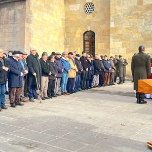  Kıbrıs Gazimiz İbrahim KAVUKCU Son Yolculuğuna Uğurlandı - fotoğraf 7