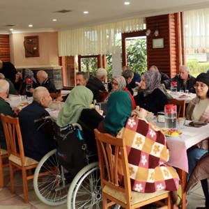 Huzur ve Doğanın İçinde Kıymetli Büyüklerimizle Öğle Yemeği - fotoğraf 7