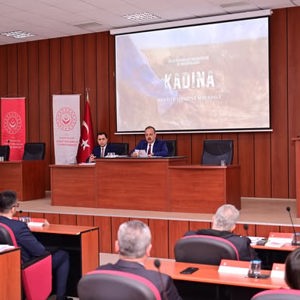 Valimiz Sayın Yakup Canbolat başkanlığında, Kadına Yönelik Şiddetle Mücadele İl Koordinasyon, İzleme ve Değerlendirme Komisyonu Toplantısı - fotoğraf 2