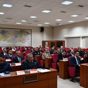 Valimiz Sayın Yakup Canbolat başkanlığında, Kadına Yönelik Şiddetle Mücadele İl Koordinasyon, İzleme ve Değerlendirme Komisyonu Toplantısı - fotoğraf 1