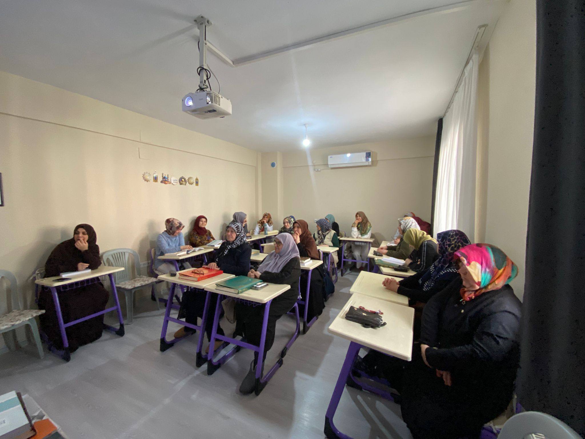 Salihli’de “Doğum Öncesi Dönemden Ergenliğe Gelişim” Eğitimi Düzenlendi