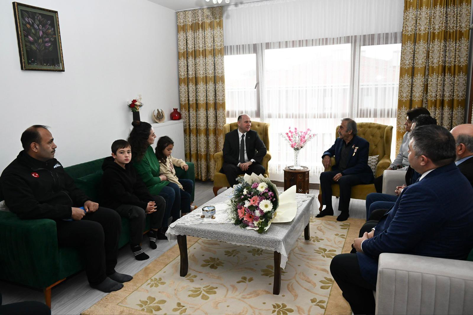 Valimizden Kıbrıs Gazimize Anlamlı Ziyaret