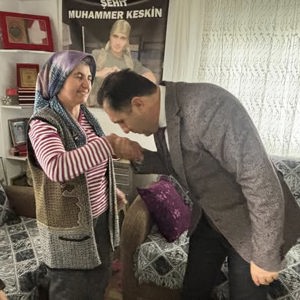 İl Müdürümüz İlkay Türkoğlu, Van ilinde meydana gelen çığ düşmesi sonucu arama-tarama faaliyeti sırasında şehit olan kahraman Uzman Çavuş Muhammer Keskin’in Çine ilçesinde ikamet eden kıymetli ailesini ziyareti - fotoğraf 2