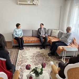 İl Müdürümüz İlkay Türkoğlu, Çine ilçemizde ikamet eden Kıbrıs Gazimiz İbrahim Ersoy ve kıymetli ailesini ziyareti - fotoğraf 1