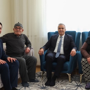 Valimiz Sayın Hayrettin Çiçek, Şehit Duran Dallıgül’ün Ailesini Ziyaret Etti - fotoğraf 2