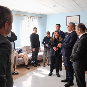 Sayın Valimiz Hayrettin ÇİÇEK'in Ali Rıza Alıçlı Bakım ve Rehabilitasyon Merkezi Ziyareti - fotoğraf 4