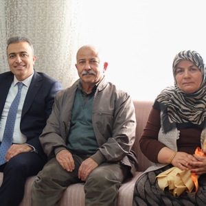 Valimiz Sayın Hayrettin Çiçek, Şehit Mehmet Kızılca’nın Ailesini Ziyaret Etti - fotoğraf 1