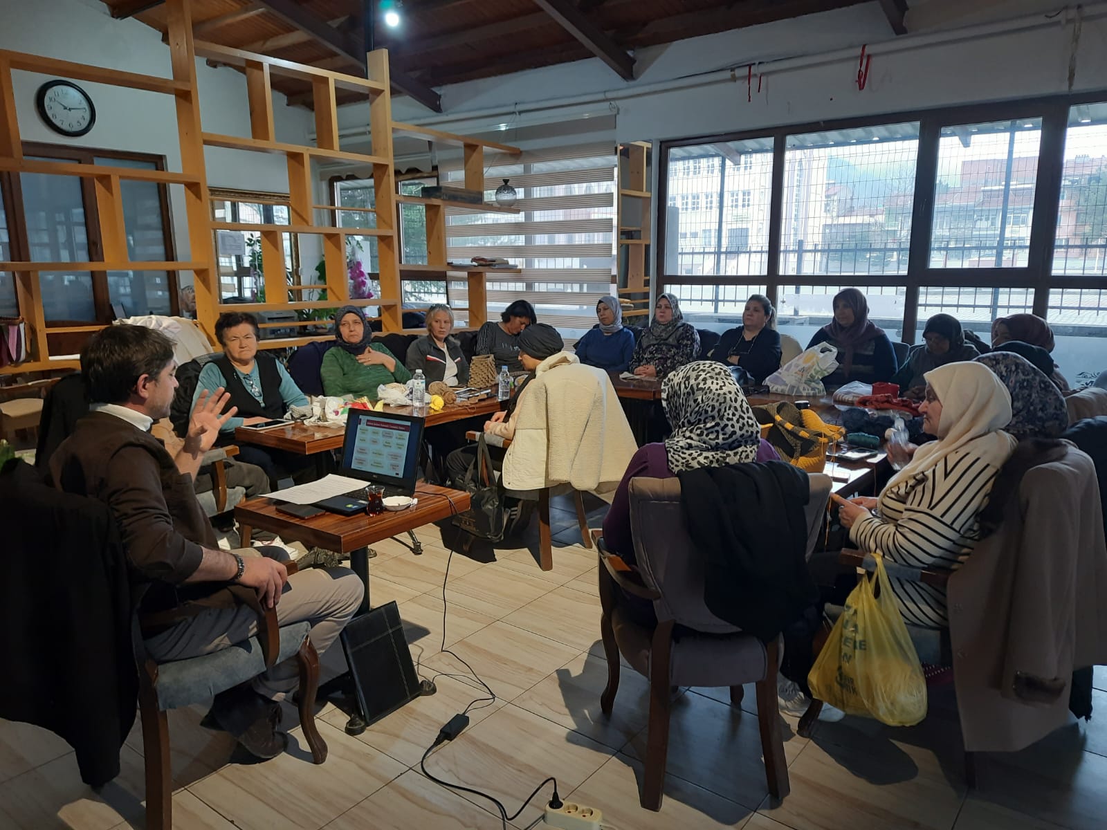 Bolvadin Sosyal Hizmet Merkezi AEP Eğitimlerine Devam Ediyor