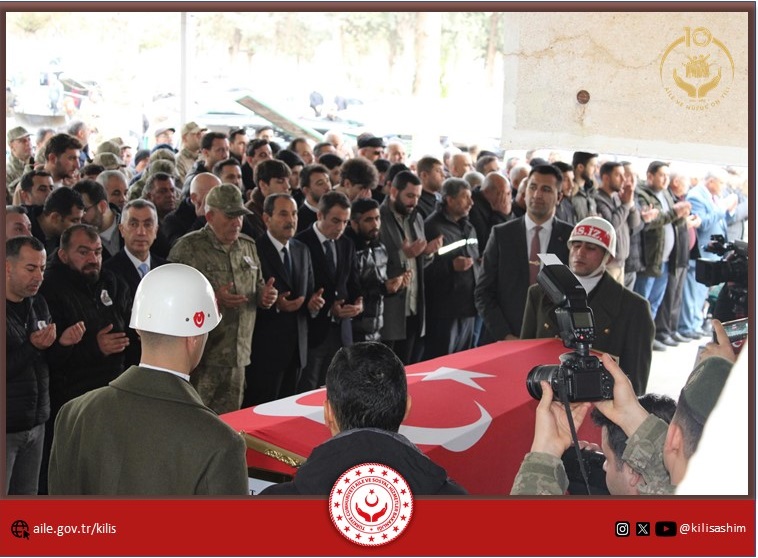 Kıbrıs Gazisi Ali ÇELİK'in cenazesine Milli Savunma Bakanı Sayın Yaşar GÜLER, Valimiz Sayın Ömer KALAYLI ve İl Müdürümüz Müslüm Ferdi BOZKURT ile katıldık. Acılı aileye baş sağlığı diliyoruz.