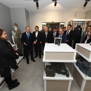 Valimiz Sayın Meftun Dallı Kastamonu Şehitler Müzesi’ni Ziyaret Etti - fotoğraf 4