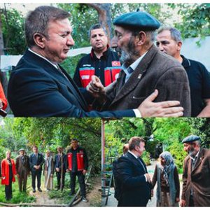 Valimiz Sayın Hamza Aydoğdu ve Birim Amirlerimiz, 1 Ekim Dünya Yaşlılar Günü Münasebetiyle İlimizin Çeşitli Mahallelerinde İkamet Eden Ulu Çınarlarımızı Ziyaret Ettiler. - fotoğraf 1