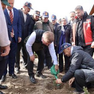 11 Kasım Milli Ağaçlandırma Günü Dolayısıyla Fidanlarımızı Toprakla Buluşturduk. - fotoğraf 3