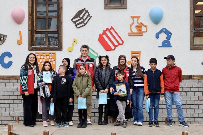 Erzincan Aile ve Sosyal Hizmetler İl Müdürlüğü Olarak, Geleceğimizin Teminatı Olan Çocuklarımıza İl Çocuk Kütüphanesinde Keyifli bir Etkinlik Gerçekleştirildi.