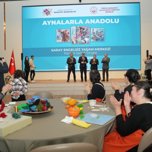  “Aynalarla Anadolu” Sergisi Ziyaretçilerle Buluştu - fotoğraf 2