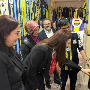 Valimiz Yunus Sezer’in Eşi Canan Sezer Hanımefendi, 80. Yıl Bakım ve Rehabilitasyon Merkezini Ziyaret Etti. - fotoğraf 3