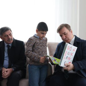 2025-2026 Eğitim-Öğretim Yılı’nda 1. Sınıfa Başlayan Aziz Şehitlerimizin ve Kahraman Gazilerimizin Çocuklarının ilk Karne Gününde Yanlarında Olunması ve bu Özel Heyecanın Paylaşılması Amacıyla Yürütülen Çalışma Kapsamında Anlamlı bir Ziyaret Gerçekleştirildi. - fotoğraf 6