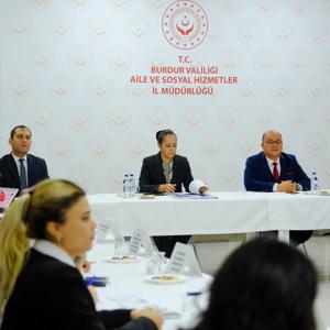 Sayın Valimiz ve İlgili Kurum Yöneticilerinin Katılımlarıyla “Kadına Yönelik Şiddetle Mücadele” Toplantısı’na Katıldı. - fotoğraf 2