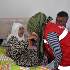 Evde Bakım Yardımı ödemeleri hak sahiplerinin hesaplarına artışlı şekilde yatırılmaya başlandı - fotoğraf 1