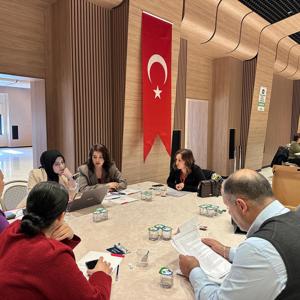 Çocuk Bakım Kuruluşlarında Hizmet Kalitesinin Güçlendirilmesi Çalıştayı İl Müdürü Vekilimiz Sayın Rabia GÜNGÖR’ün Katılımıyla Gerçekleştirildi - fotoğraf 1