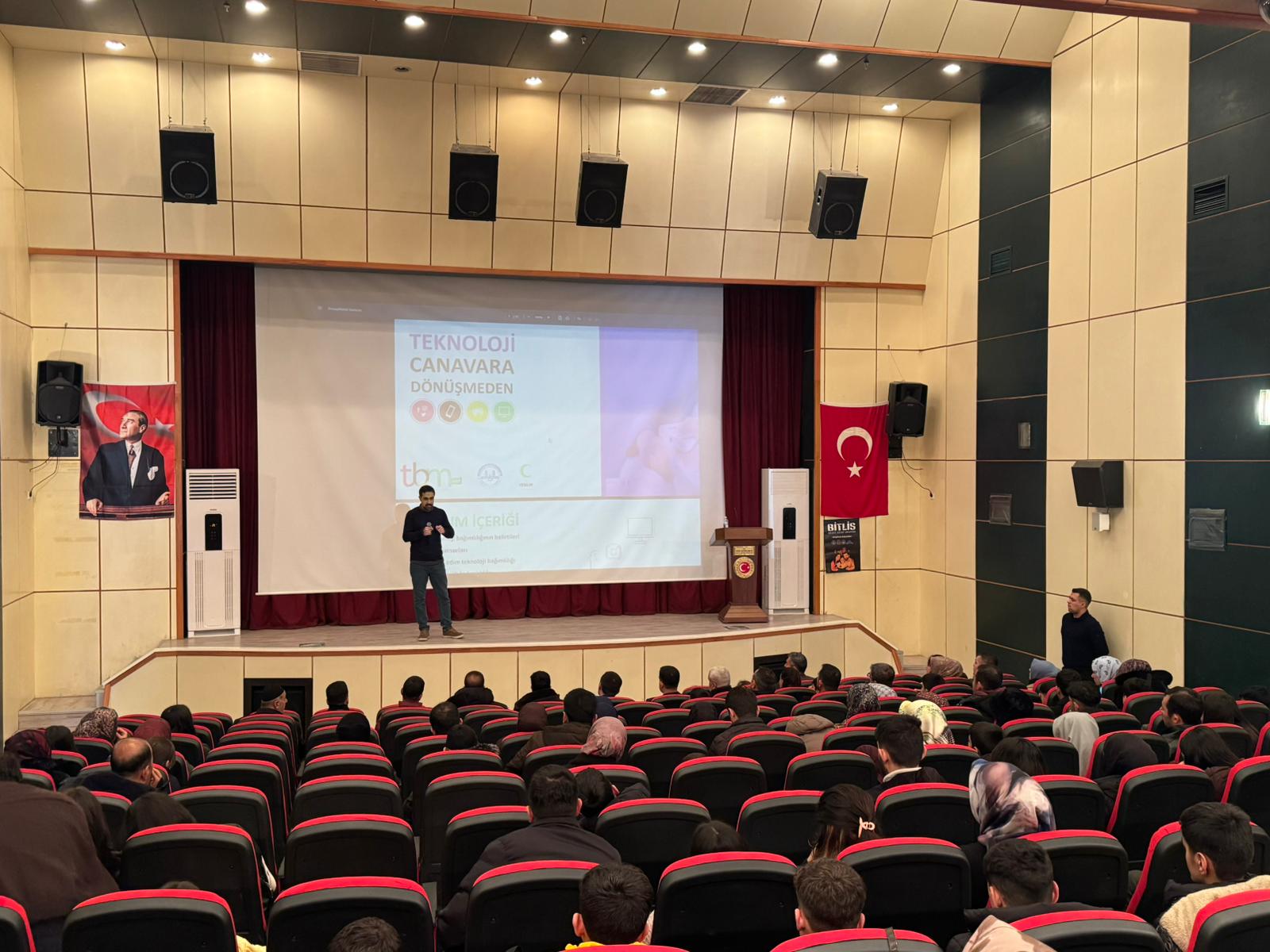 Bitlis Ailece Kitap Okuyor Projesi Devam Ediyor