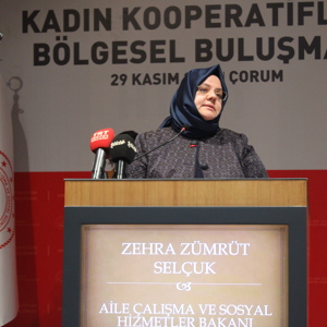 Bakanımız Sayın Zehra Zümrüt SELÇUK Çorum da - fotoğraf 1