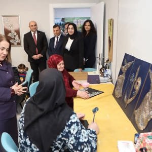 Sayın Dr. Sevim Sayım Madak Safranbolumuzda Kadın Emeğiyle Güçlenen Umuduyla Büyüyen Aile Destek Merkezimizi Ziyaret Etti - fotoğraf 6