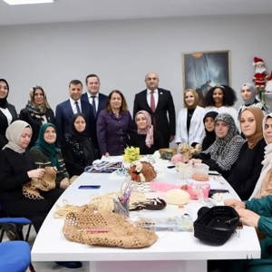 Sayın Dr. Sevim Sayım Madak Safranbolumuzda Kadın Emeğiyle Güçlenen Umuduyla Büyüyen Aile Destek Merkezimizi Ziyaret Etti - fotoğraf 7