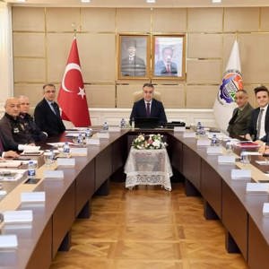 Valimiz Sayın Oktay Çağatay Başkanlığında Kadına Yönelik Şiddetle Mücadele Koordinasyon Toplantısı Gerçekleştirildi - fotoğraf 1