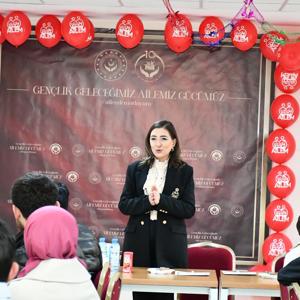 Aile ve Gençlik Fonundan yararlanan çiftlerimizin katılımıyla Aile Buluşmaları programı gerçekleştirildi. - fotoğraf 1