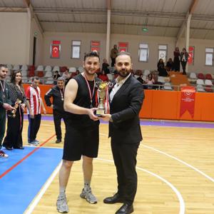 2026 Yılı Personeller Arası Voleybol Turnuvamızın Final Maçı ve Kupa Töreni, İl Müdürümüz Sn. Ömer TURAN’ın Katılımıyla Gerçekleşmiştir - fotoğraf 7