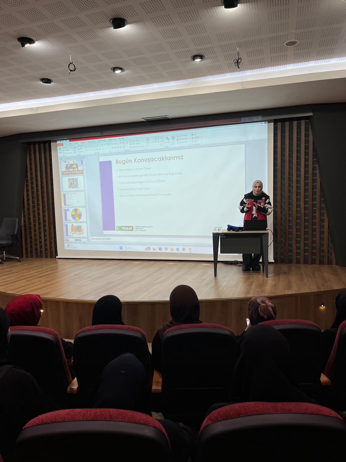 Aile ve Nüfus 10 Yılı Kapsamında Türkiye Bağımlılıkla Mücadele Programı Eğitimlerimiz Devam Etmektedir