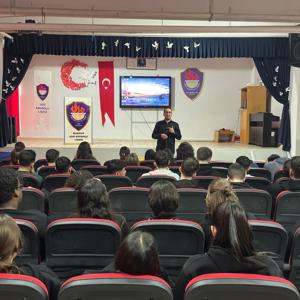 “Güvenli Medya Kullanımı ve Şiddetle Mücadele” Konulu Seminer Düzenlenmiştir. - fotoğraf 1