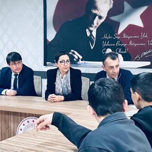 İl Müdürümüz Sayın Arzu Çıngır, Başarılı Çocuklarımızla Bir Araya Gelerek Hediyelerini Takdim Etti - fotoğraf 3